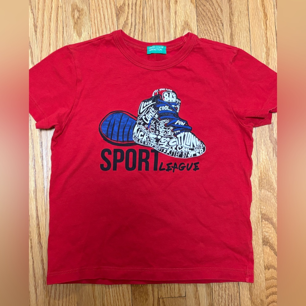 4/$20 UNITED COLORS OF BENETTON Red t-shirt XS (size 4)